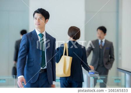 辦公樓入口 108165833