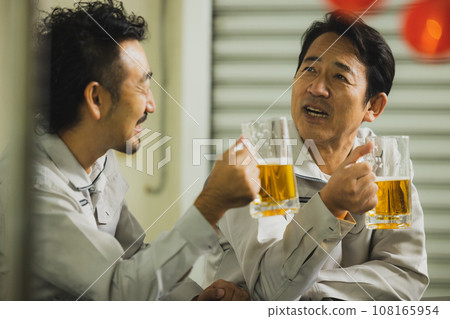 工人們敬酒 工人們敬酒 108165954