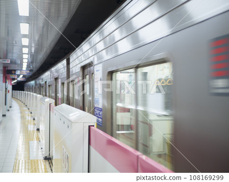 Subway home door 108169299