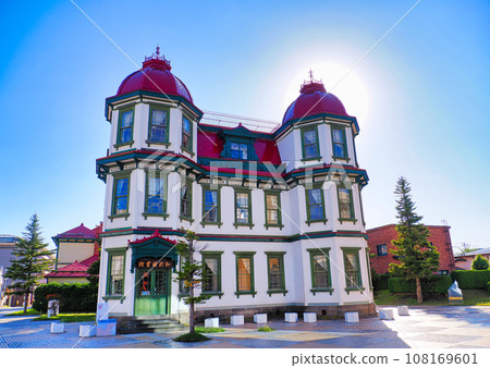 Blue sky and former Hirosaki City Library/Hirosaki City, Aomori Prefecture 108169601