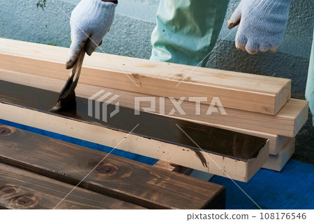 Wood for wood deck Preservative application status 02 Construction painting Wood for wood deck Preservative application status 02 Construction painting 108176546
