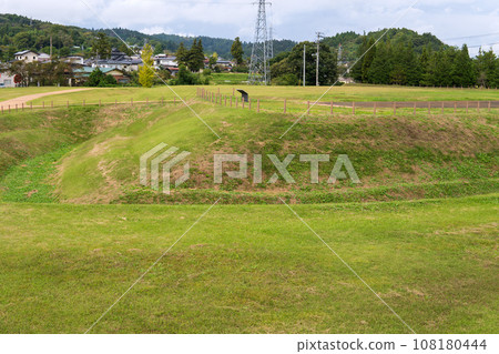 國家史蹟【柳禦所遺址/平泉館】藤原氏官衙護城河遺址/岩手縣平泉町 108180444