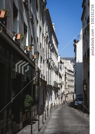 Paris cityscape, Saint-Germain-des-Prés on a sunny day Paris cityscape, Saint-Germain-des-Prés on a sunny day 108181256