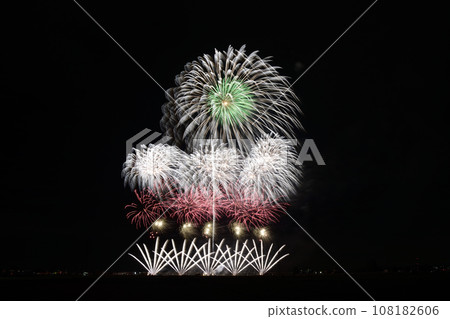 夜空中盛開的大花<築西花火大會2023> 夜空中盛開的大花<築西花火大會2023> 108182606