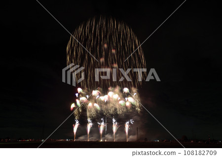 夜空中盛開的大花<築西花火大會2023> 夜空中盛開的大花<築西花火大會2023> 108182709