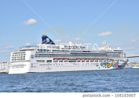 從大阪港出發的豪華遊輪 108183007
