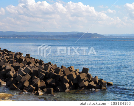 Wave-dissipating block (Futtsu City) 108184193