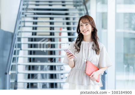 辦公室業務女人 108184900