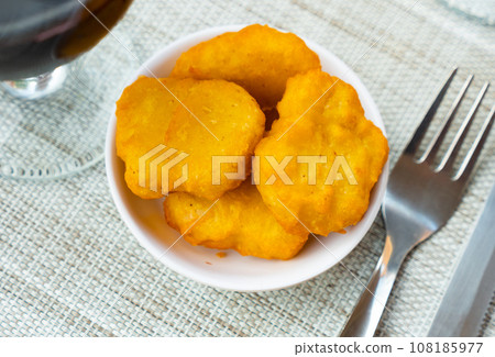 chicken nuggets chicken nuggets 108185977