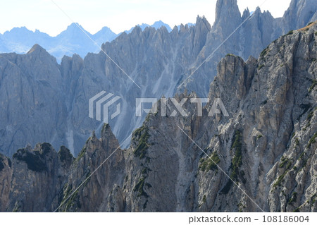 rocky peaks of the dolomites 108186004