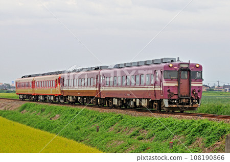 Takayama Main Line Senri-Hayaboshi JR West Kiha 58 + Kiha 28 + Kiha 58 + Kiha 28 (Toyama) Takayama Main Line Senri-Hayaboshi JR West Kiha 58 + Kiha 28 + Kiha 58 + Kiha 28 (Toyama) 108190866