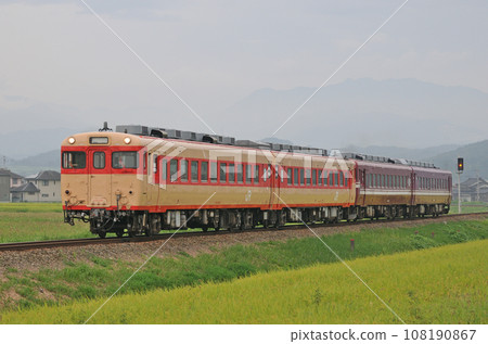 Takayama Main Line Senri-Hayaboshi JR West Kiha 28 + Kiha 58 + Kiha 28 + Kiha 58 (Toyama) Takayama Main Line Senri-Hayaboshi JR West Kiha 28 + Kiha 58 + Kiha 28 + Kiha 58 (Toyama) 108190867