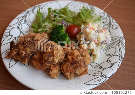 Fried fried chicken set Fried fried chicken set 108191275