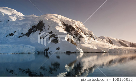 Paraiso Bay mountains landscape, 108195033