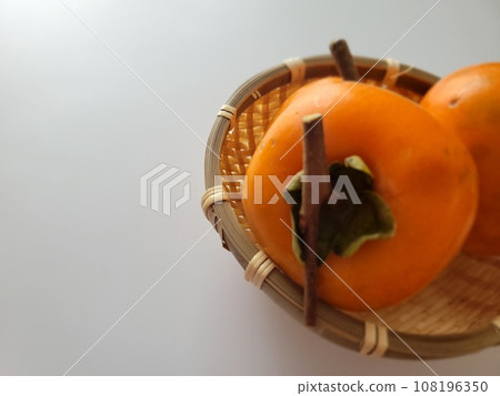 準備從花園製作柿乾 108196350