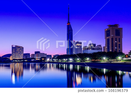 Fukuoka City, Seaside Momochi at dawn 108196379