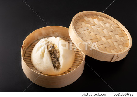 Meat bun (pork shoulder loin) 108196682