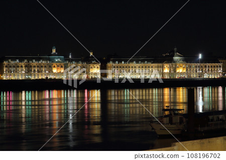 Night view of the city across the Garonne River, Bordeaux, France 108196702