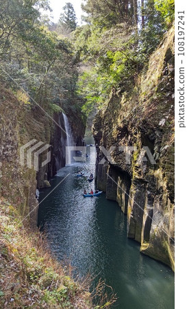Manai Falls seen from the waterfall viewing platform [Miyazaki, Japan] 108197241