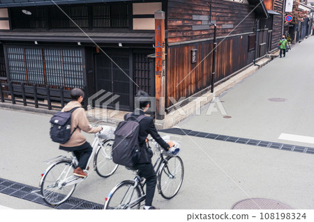 231012 Sanmachi z036 108198324