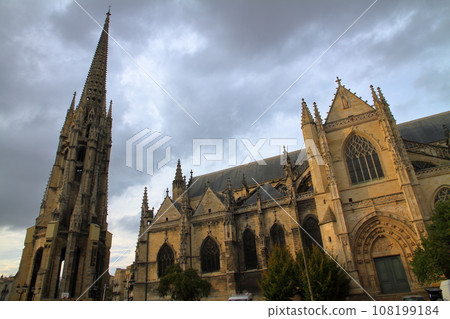 Saint-Michel Cathedral, a world cultural heritage site with a large spire and a city landmark in Bordeaux, France 108199184