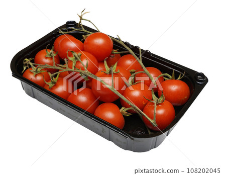 tomatoes in plastic tray 108202045