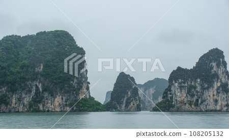 World Heritage Halong Bay Cruise Tour (Vietnam) 108205132