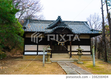 [Important Preservation District for Groups of Traditional Buildings] Kasashima Onoe Shrine Hall of Worship Main Island, Marugame City, Kagawa Prefecture 108208404