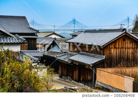 【重要傳統建築群保存地區】從香川縣丸龜市本島笠島會場看到的笠島村2 108208408