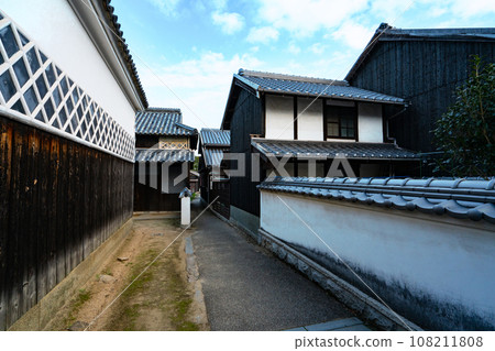 [Important Preservation District for Groups of Traditional Buildings] Kasashima Alley Scenery 1 Honjima, Marugame City, Kagawa Prefecture 108211808