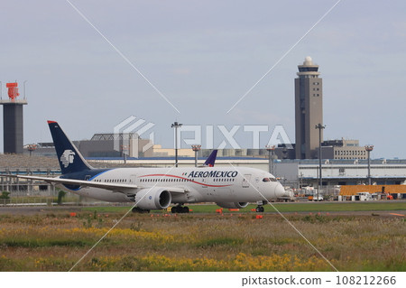 Aeromexico Aeromexico Mexico heading for takeoff 108212266