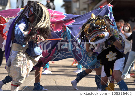 Lion Dance Spring Festival Centipede Lion and Tengu at Rokudoji Temple 108216465