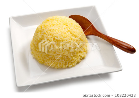 Saffron rice 108220428