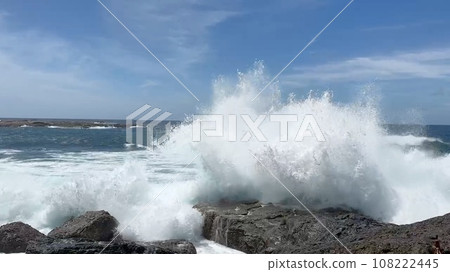 Large waves Large waves 108222445
