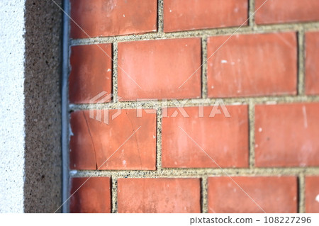 Decorating bricks and covering joints (Tokyo Station Marunouchi station building) Decorating bricks and covering joints (Tokyo Station Marunouchi station building) 108227296
