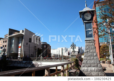 From Chitose Bridge, an urban area in Matsumoto City, Nagano Prefecture, towards the Matsumoto Clock Museum 108230425