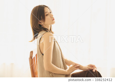 Beautiful woman portrait 108232412