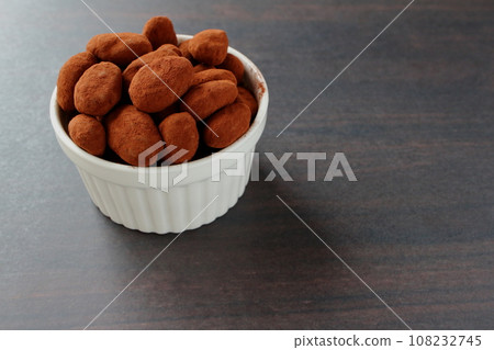 Almond chocolate in cocotte Almond chocolate Almond chocolate in cocotte Almond chocolate 108232745