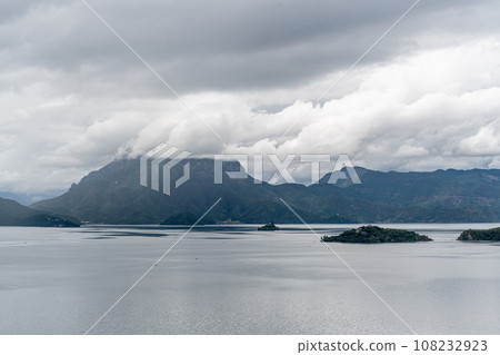 Luo Lake 108232923