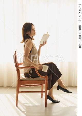 一個女人讀 一個女人讀 108233024