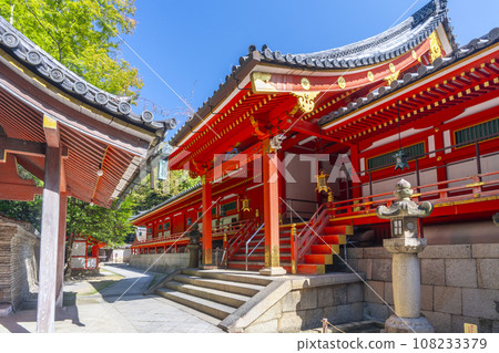 Iwashimizu Hachimangu Shrine Tsukiji Wall (Nobunaga Wall) West Gate 108233379