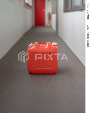 紅色聚乙烯罐煤油容器 20 公升 紅色聚乙烯罐煤油容器 20 公升 108233957