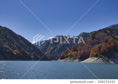 黑部水壩(Kuro 4) 從富山縣立山町遊船 Garbe 欣賞美麗的三層秋葉 黑部水壩(Kuro 4) 從富山縣立山町遊船 Garbe 欣賞美麗的三層秋葉 108235433
