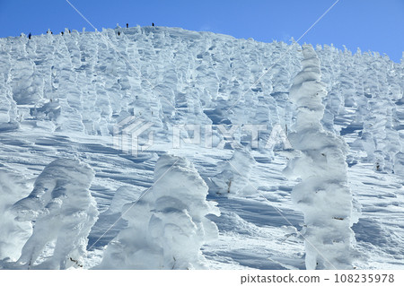 山形藏王滑雪場纜車站 從地藏山頂欣賞冰雪覆蓋的壯麗景色 108235978