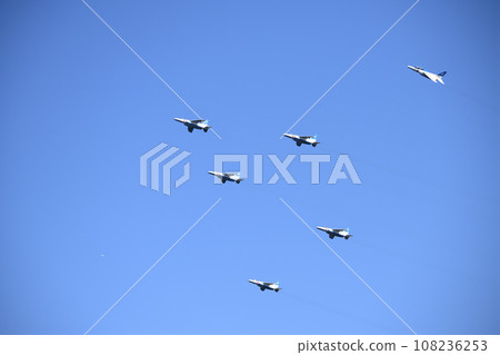 Blue Impulse flying in the blue sky <Air Festa Hamamatsu> 108236253