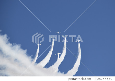 Blue Impulse flying in the blue sky <Air Festa Hamamatsu> 108236359