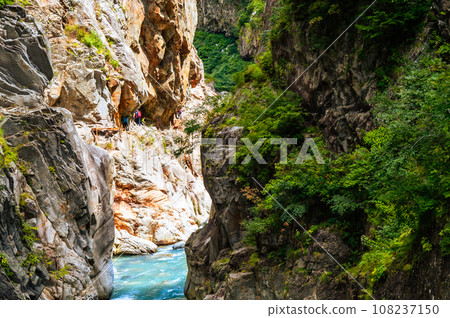 Walking along the cliffs and the most dangerous path, Shimono Corridor, the view is spectacular Walking along the cliffs and the most dangerous path, Shimono Corridor, the view is spectacular 108237150