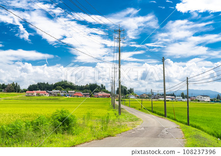 [Fukushima Prefecture] Countryside scenery/Summer Inawashiro 108237396