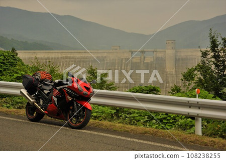 高尾水壩堤防和自行車 108238255