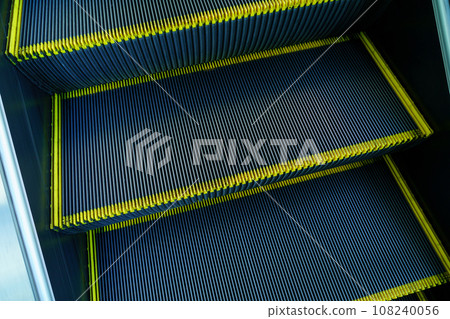 Escalator Escalator 108240056